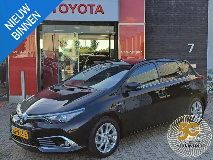Toyota Auris (2015) — foto 1