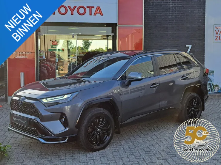Toyota RAV4 (2023) — foto 1
