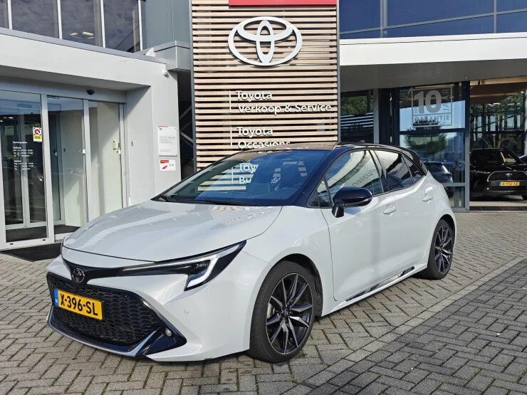Toyota Corolla (2024) — foto 1