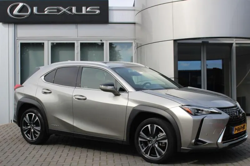 Lexus UX (2022)
