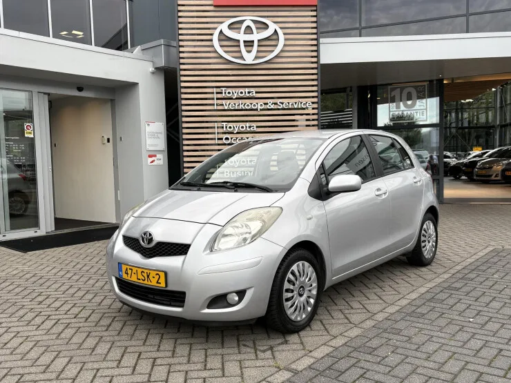 Toyota Yaris (2010) — foto 1