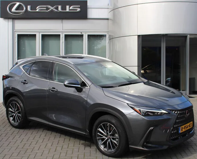 Lexus NX (2022) — foto 1