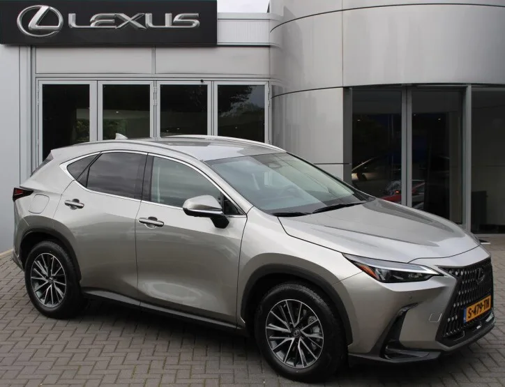 Lexus NX (2023) — foto 1