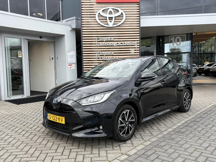 Toyota Yaris (2023) — foto 1