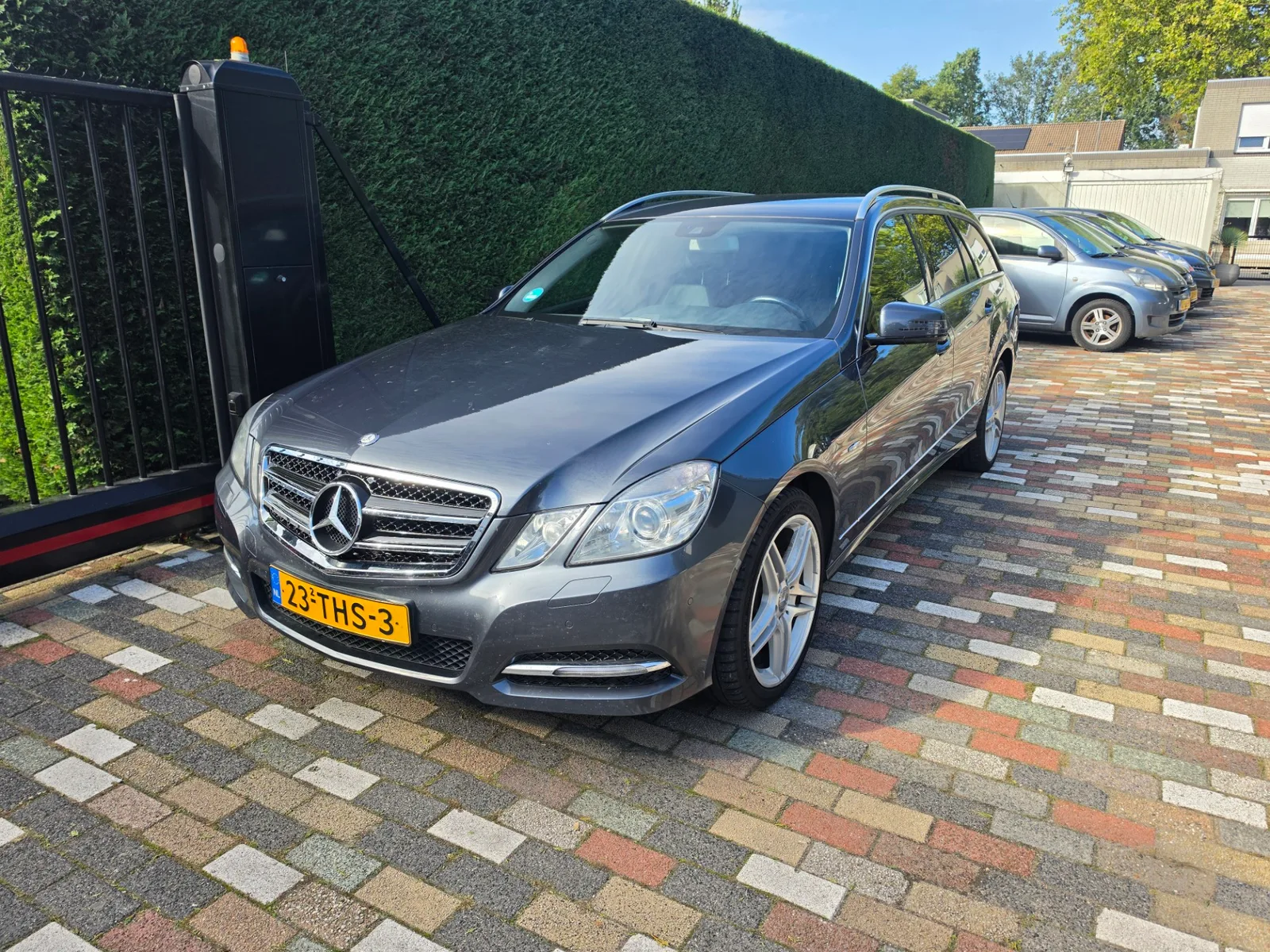 Mercedes-Benz E-Klasse (2011) — foto 1