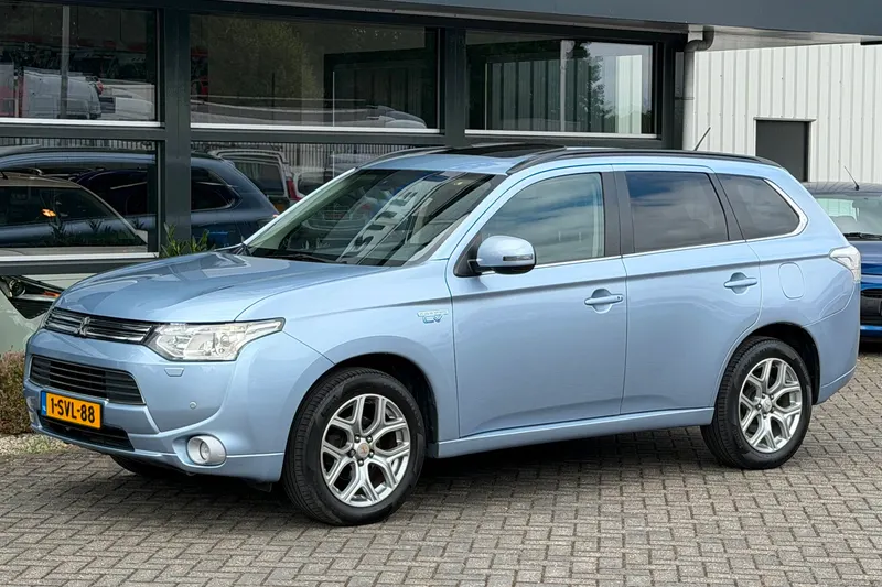 Mitsubishi Outlander (2013)