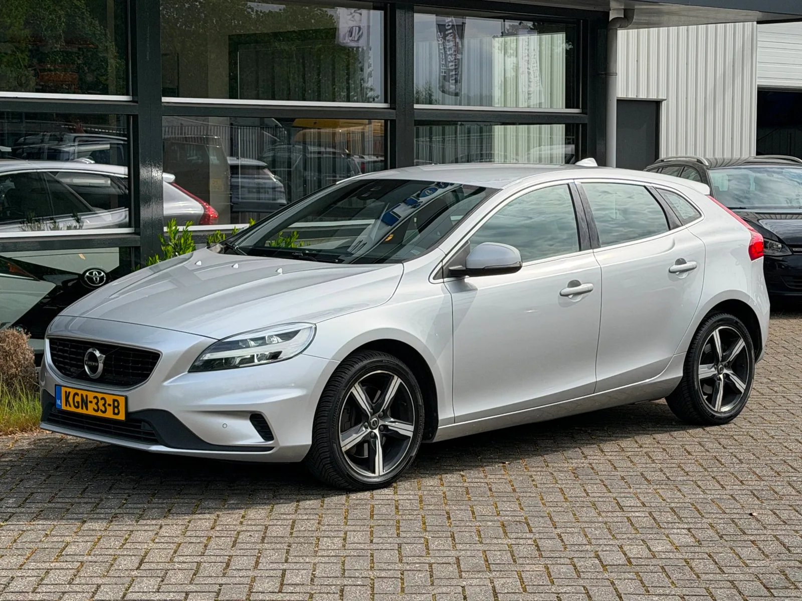 Volvo V40 (2019) — foto 1