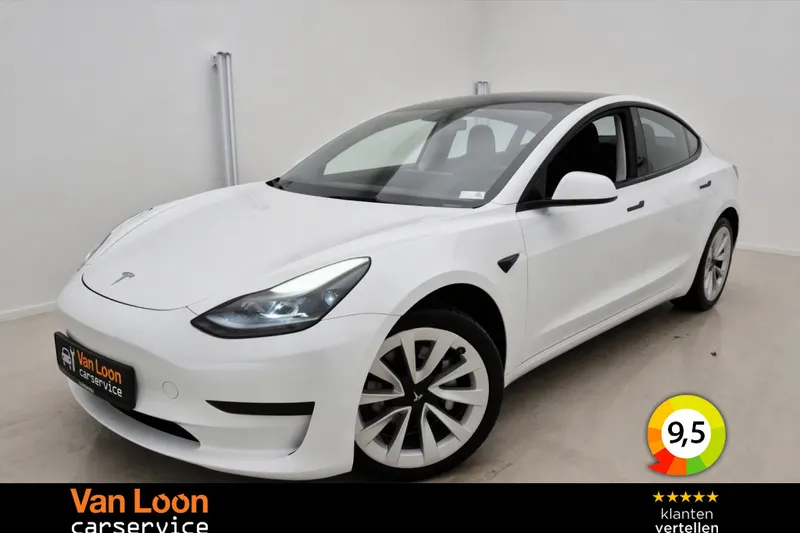 Tesla Model 3 (2023)