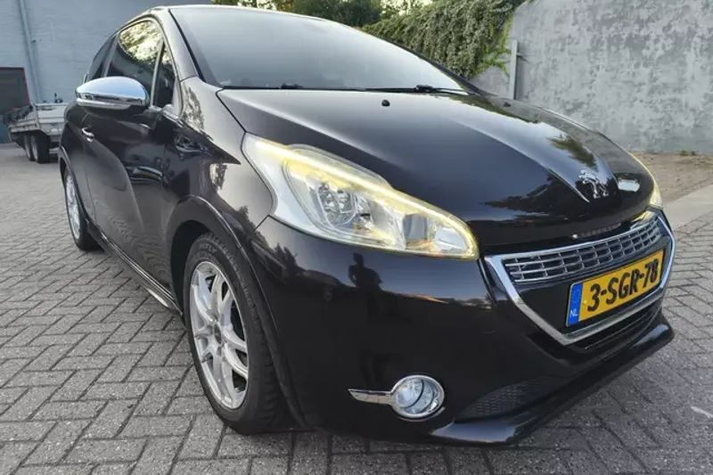 Peugeot 208 (2013)