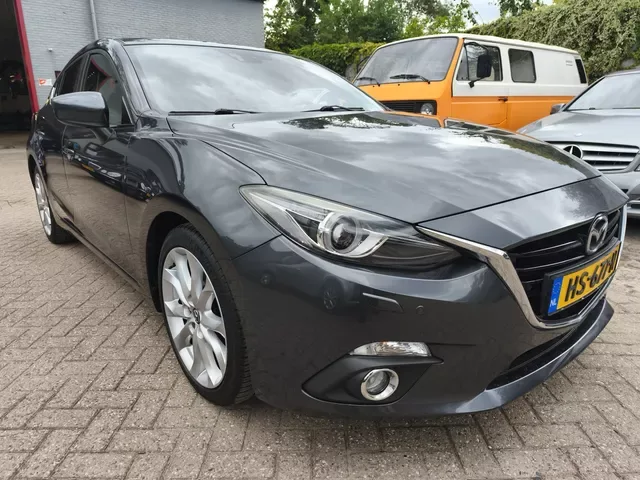 Mazda 3 (2015) — foto 1