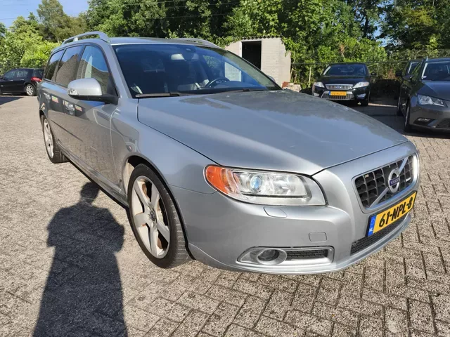 Volvo V70 (2010) — foto 1