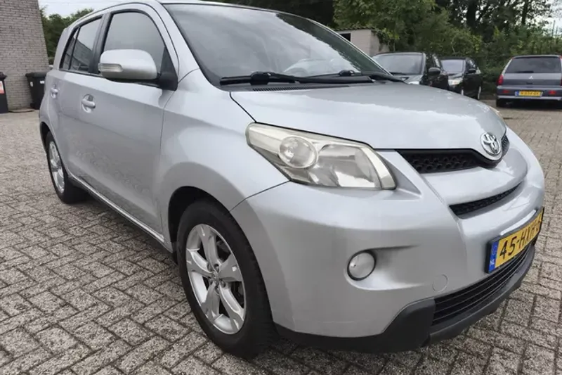 Toyota Urban Cruiser (2009)
