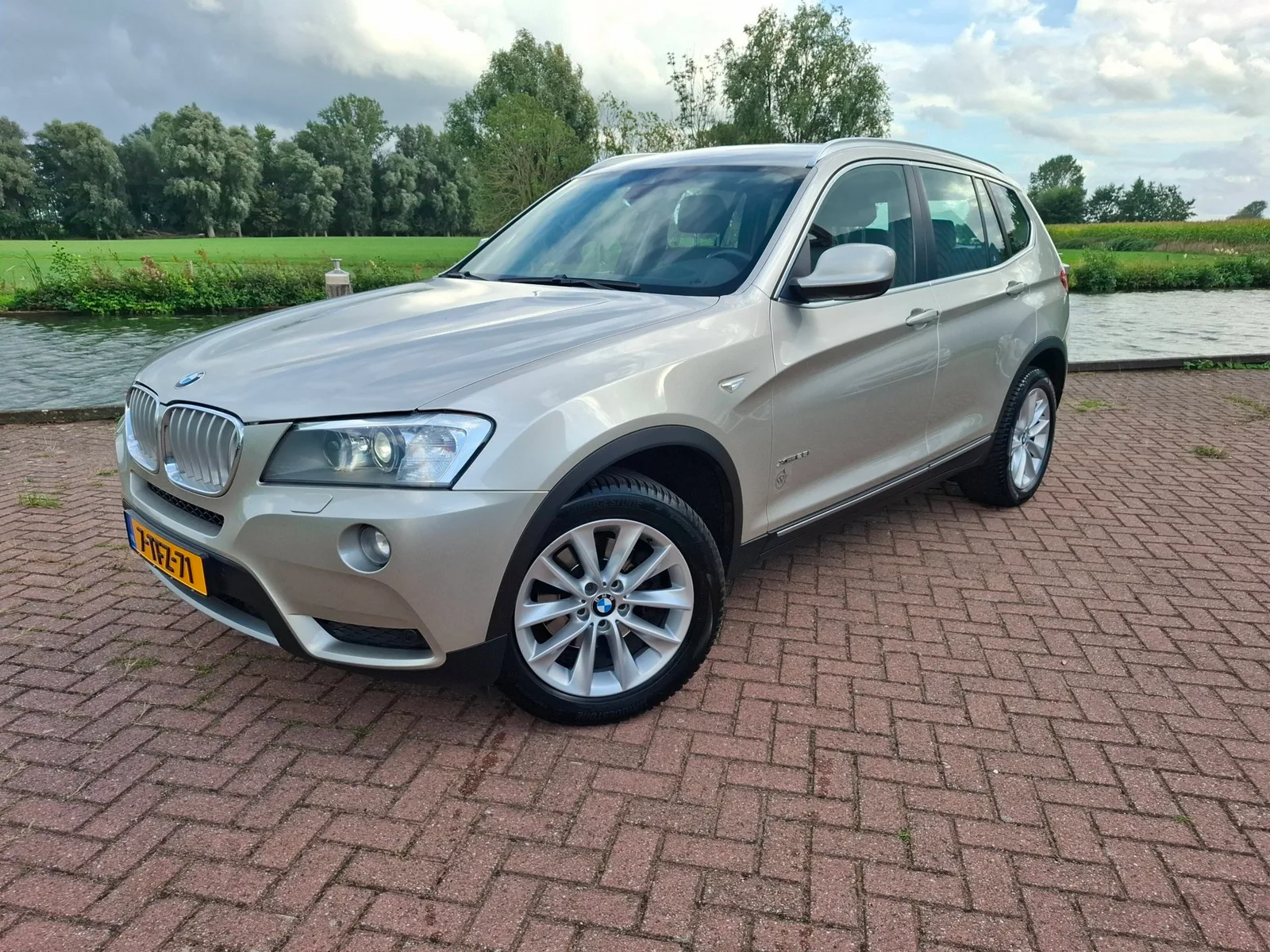 BMW X3 (2014) — foto 1