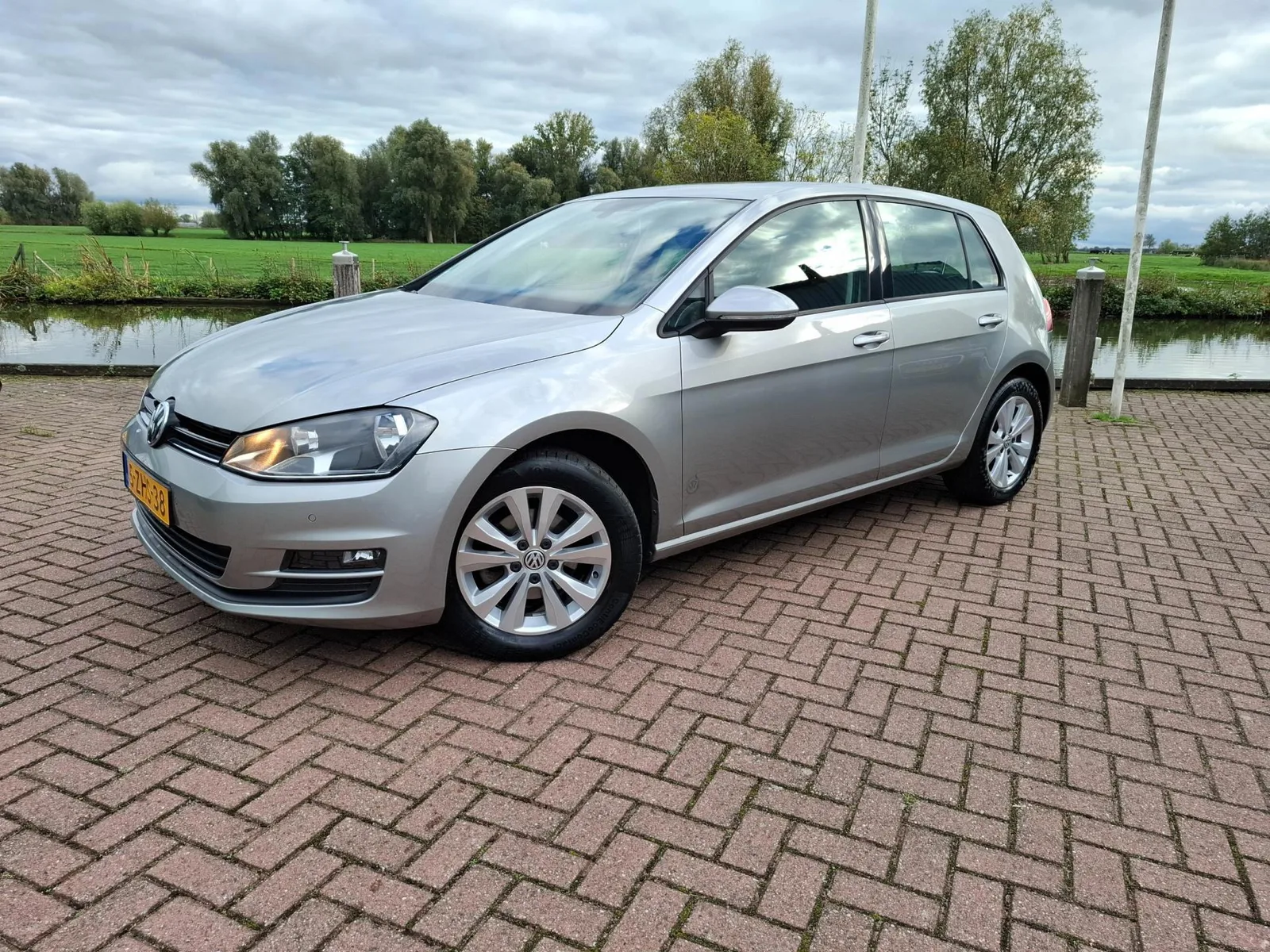 Volkswagen Golf (2015) — foto 1