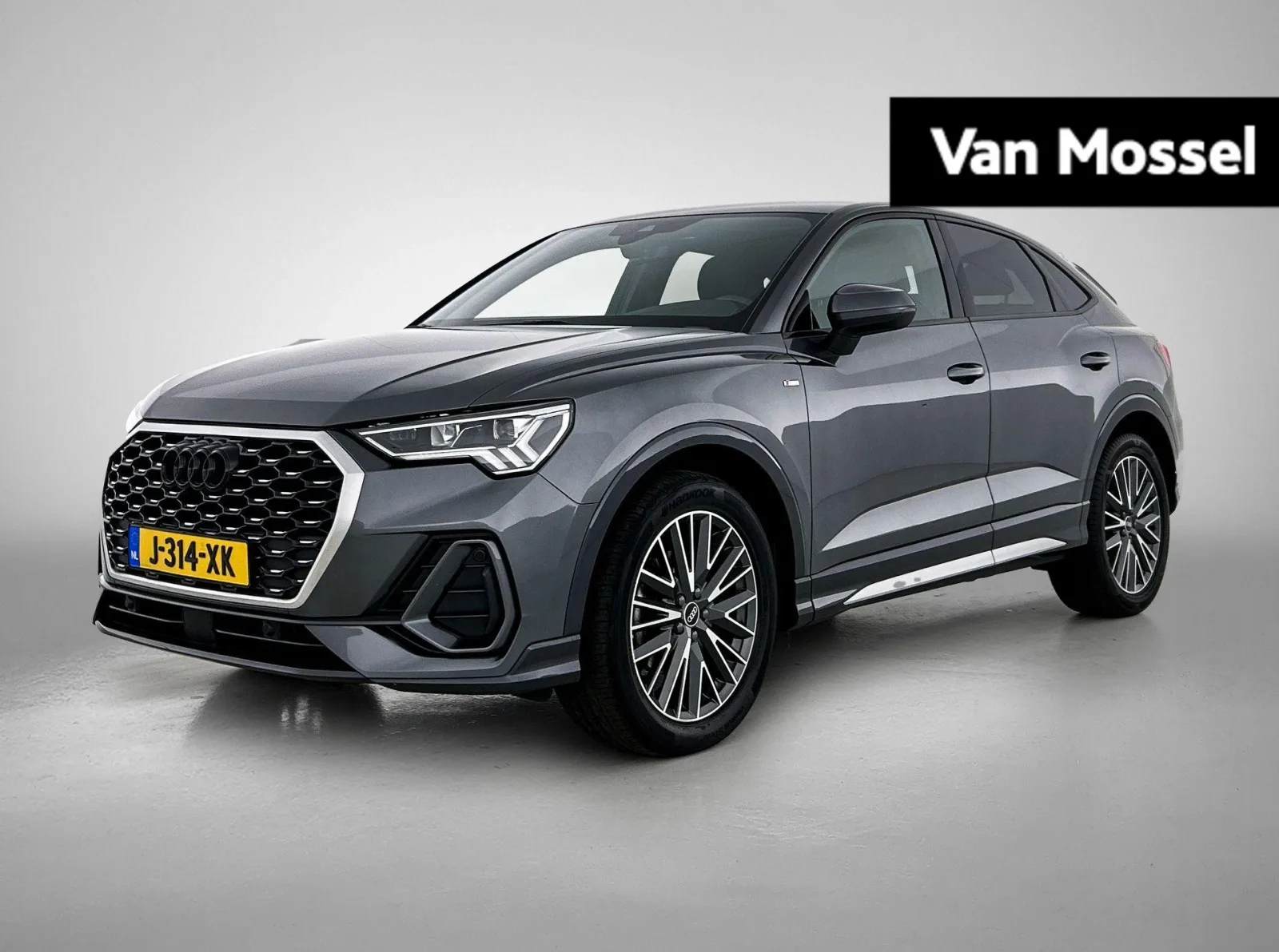 Audi Q3 Sportback (2020) — foto 1