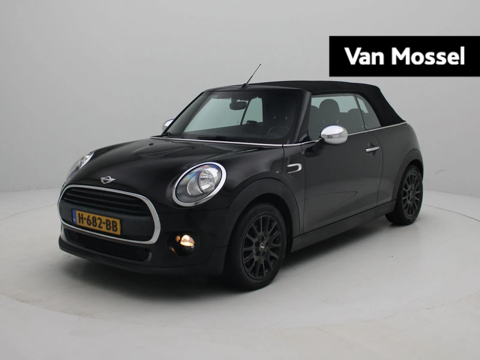 MINI Cabrio (2017) — foto 1