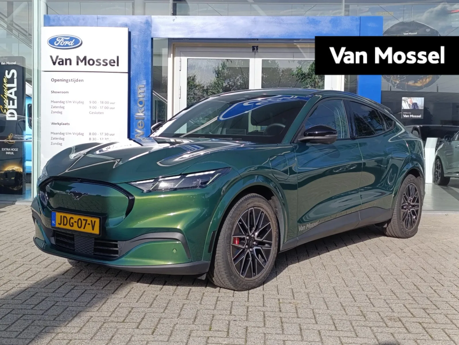 Ford Mustang Mach-E (2025) — foto 1