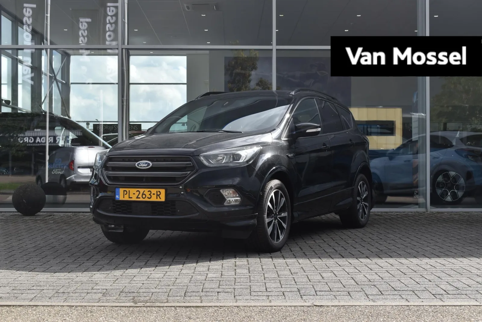 Ford Kuga (2017) — foto 1