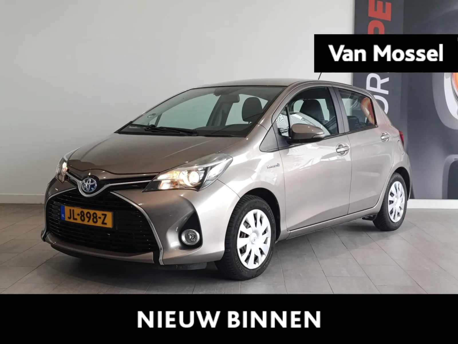 Toyota Yaris (2015) — foto 1