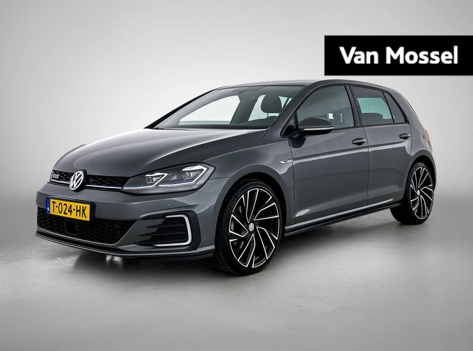 Volkswagen Golf (2018) — foto 1