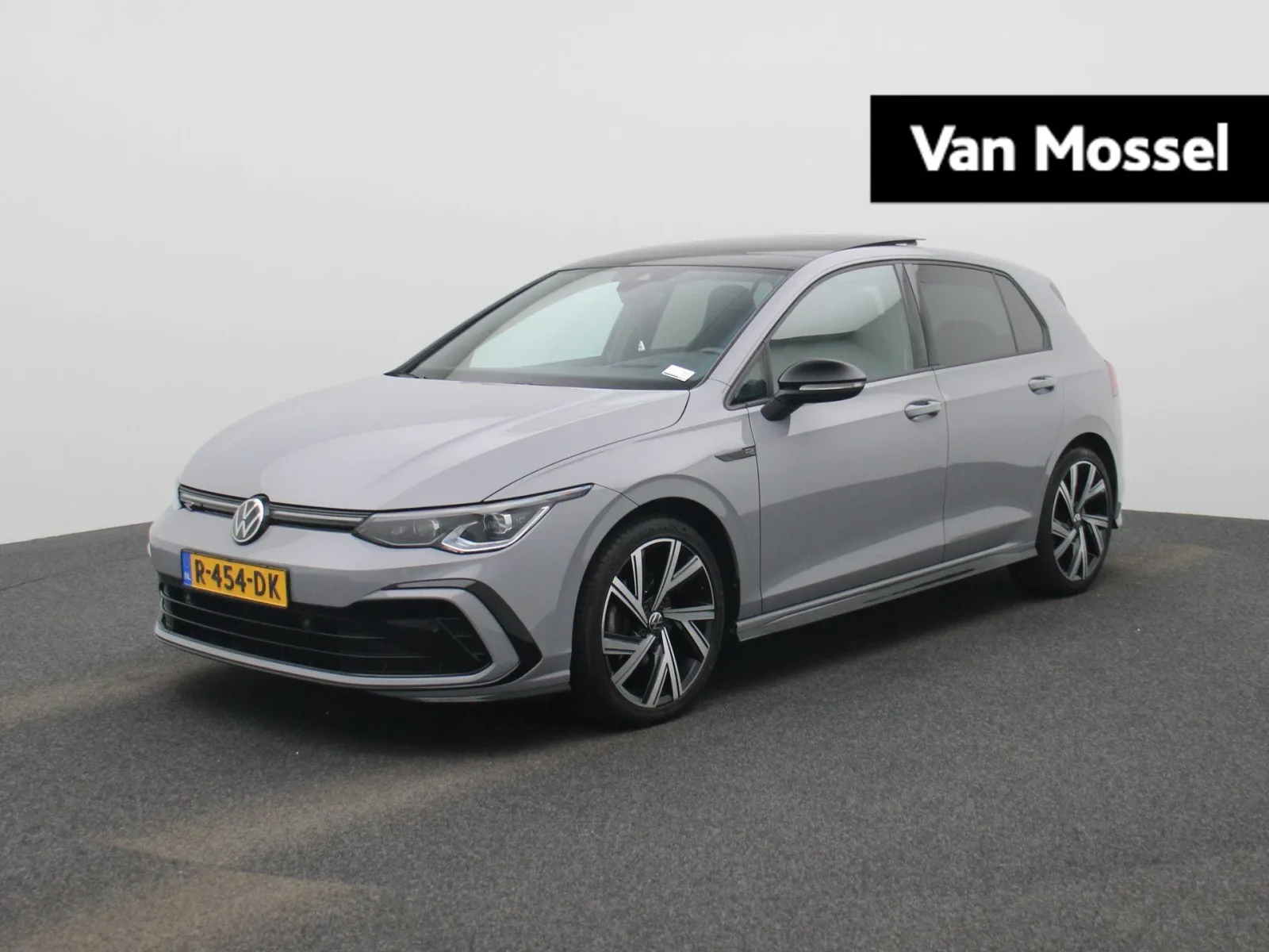 Volkswagen Golf (2021) — foto 1