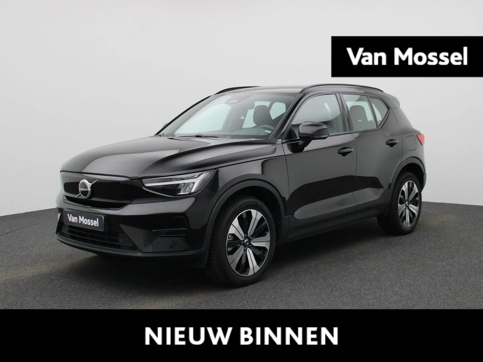 Volvo XC40 (2023) — foto 1
