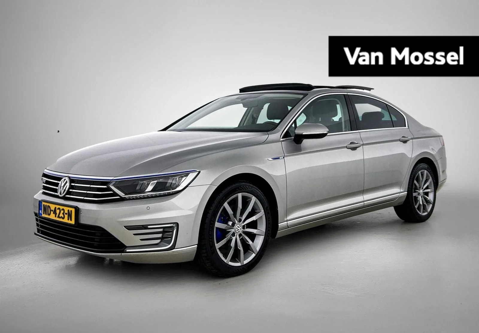 Volkswagen Passat (2016) — foto 1