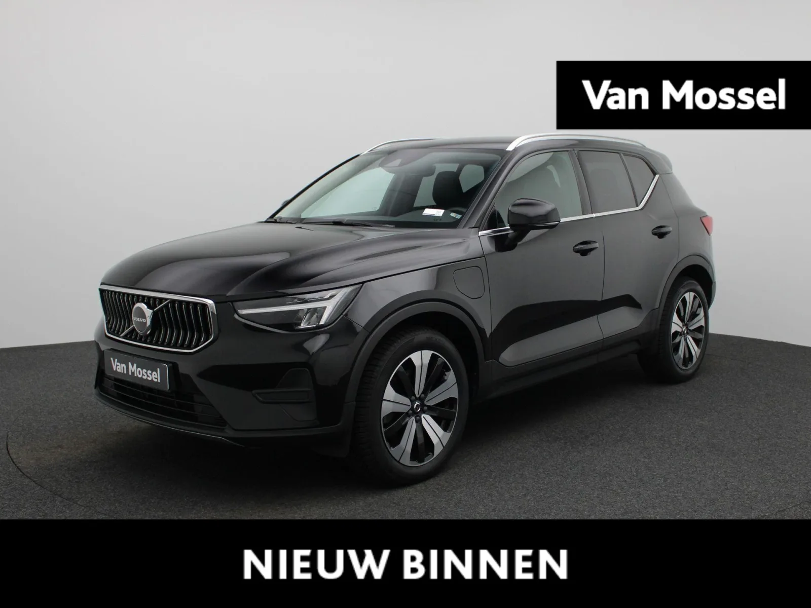 Volvo XC40 (2023) — foto 1