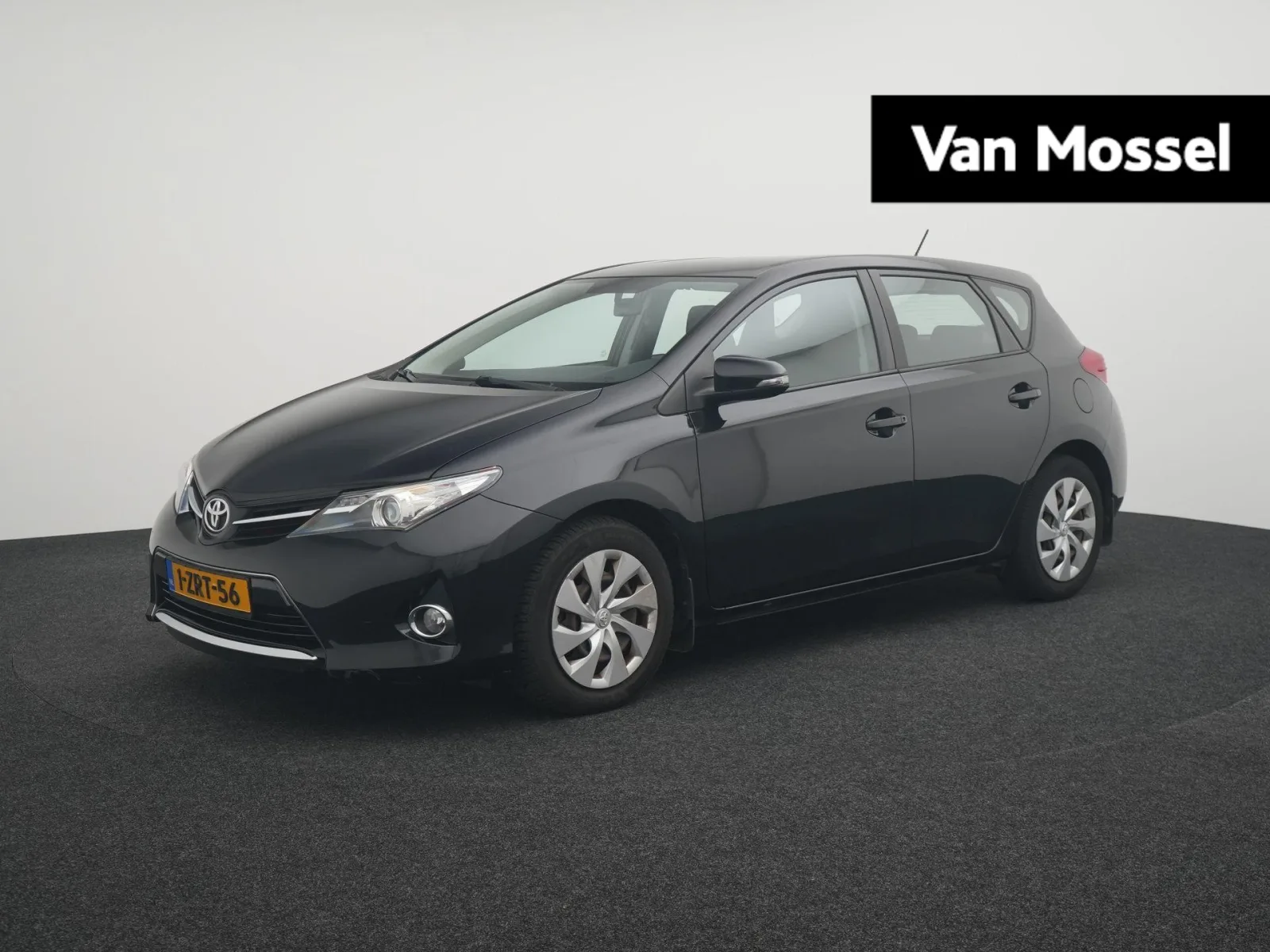 Toyota Auris (2015) — foto 1