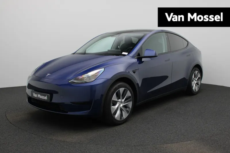Tesla Model Y (2023)
