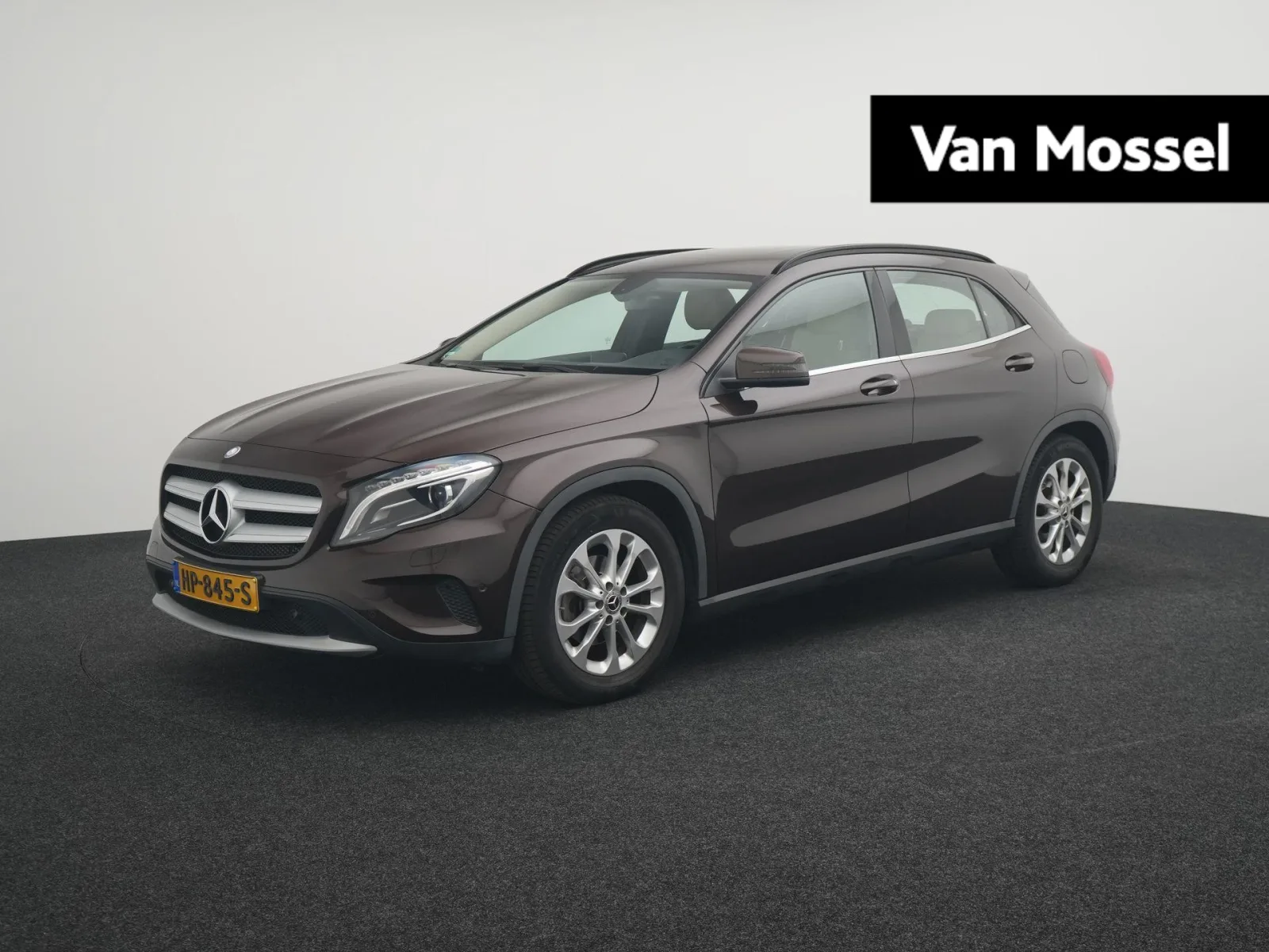 Mercedes-Benz GLA-Klasse (2015) — foto 1