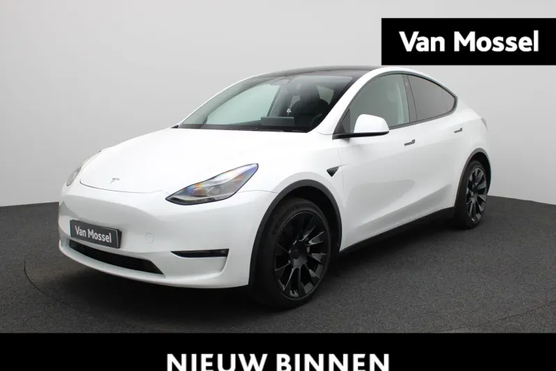 Tesla Model Y (2023)