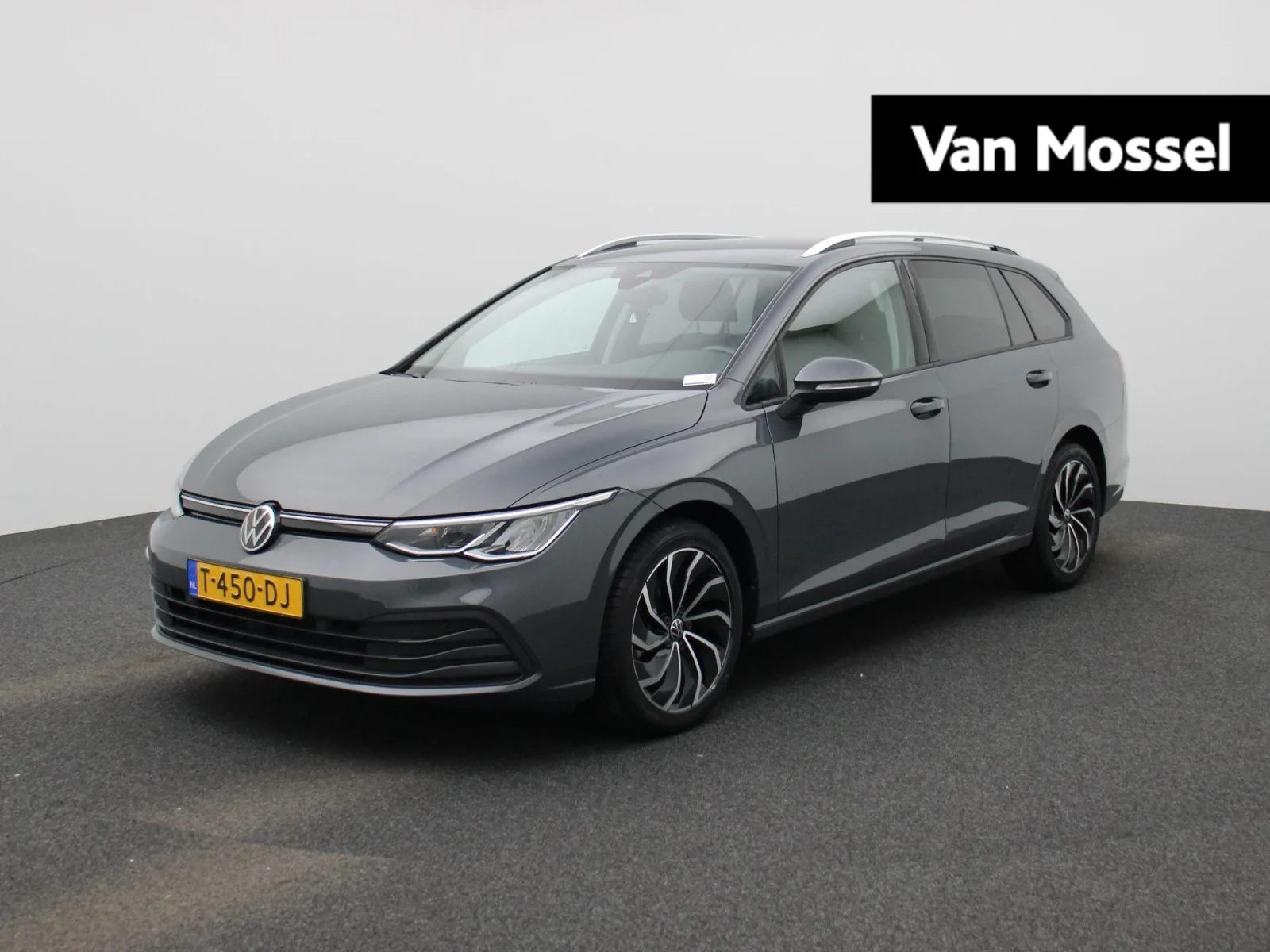 Volkswagen Golf (2023) — foto 1