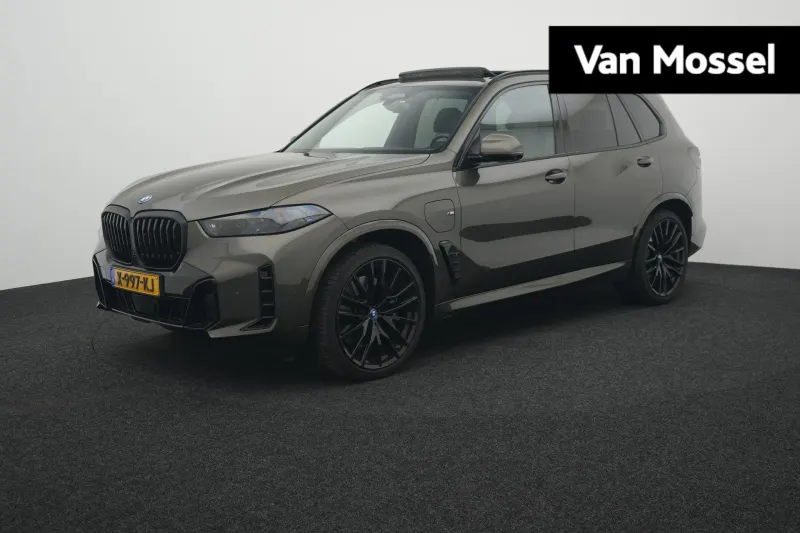 BMW X5 (2023)