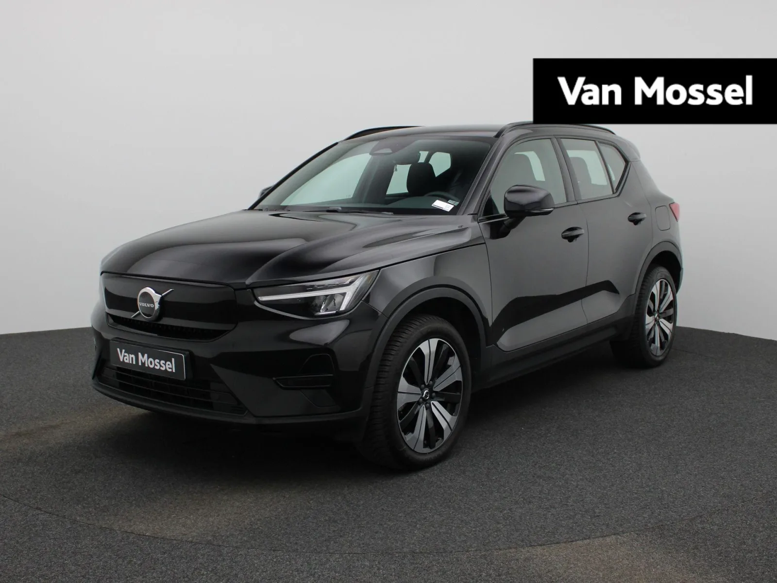 Volvo XC40 (2023) — foto 1