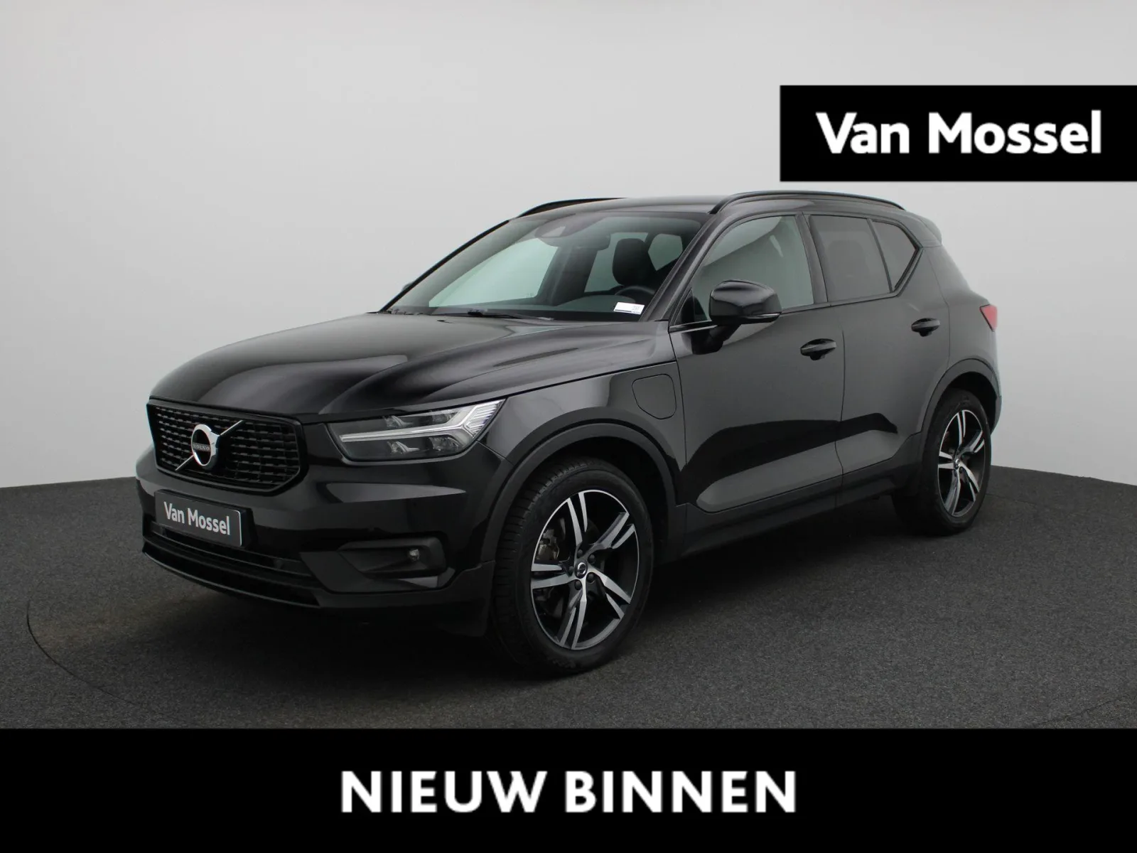 Volvo XC40 (2021) — foto 1