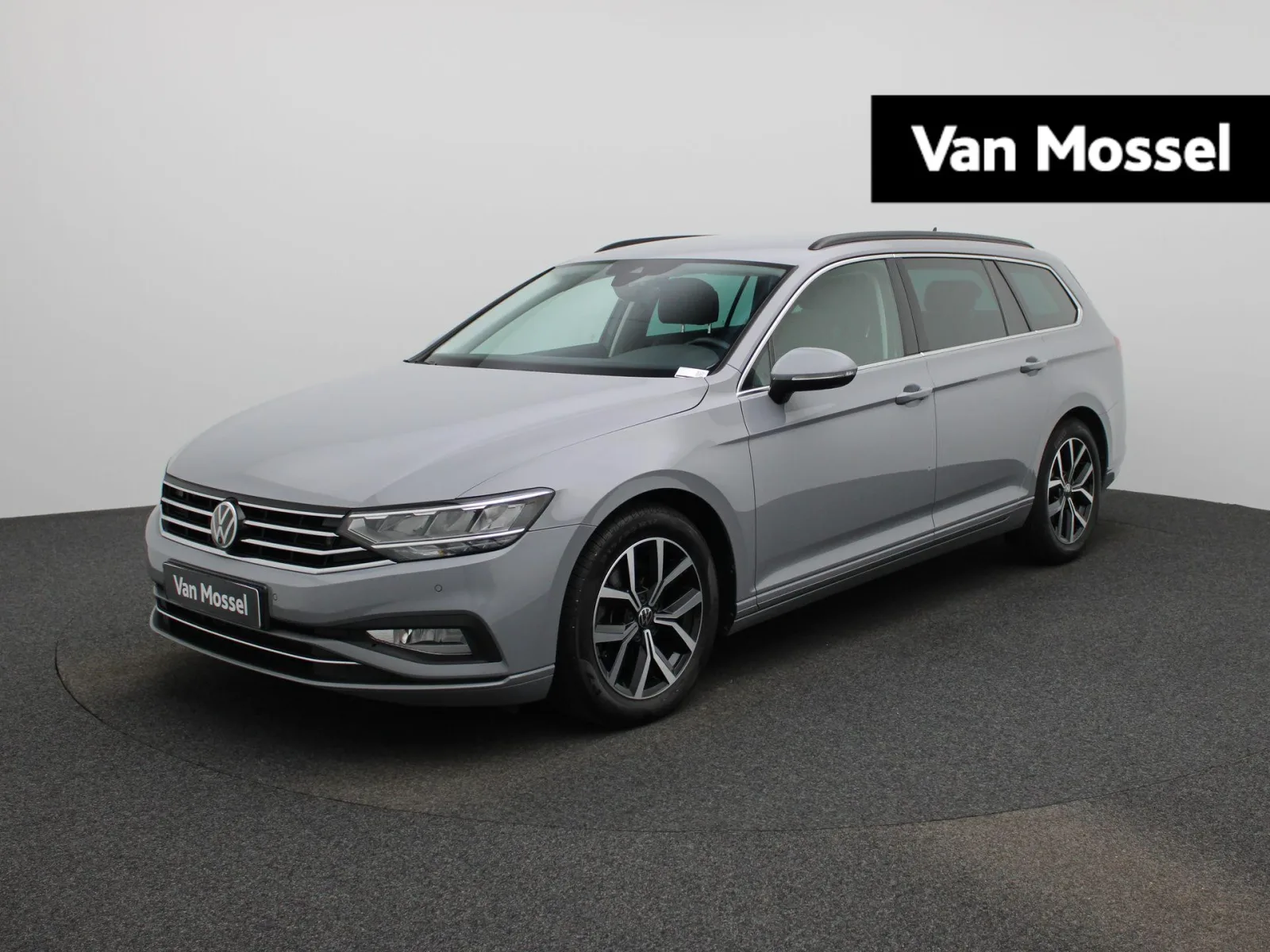 Volkswagen Passat (2023) — foto 1