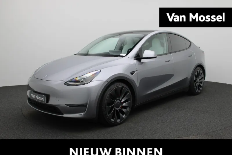 Tesla Model Y (2023)