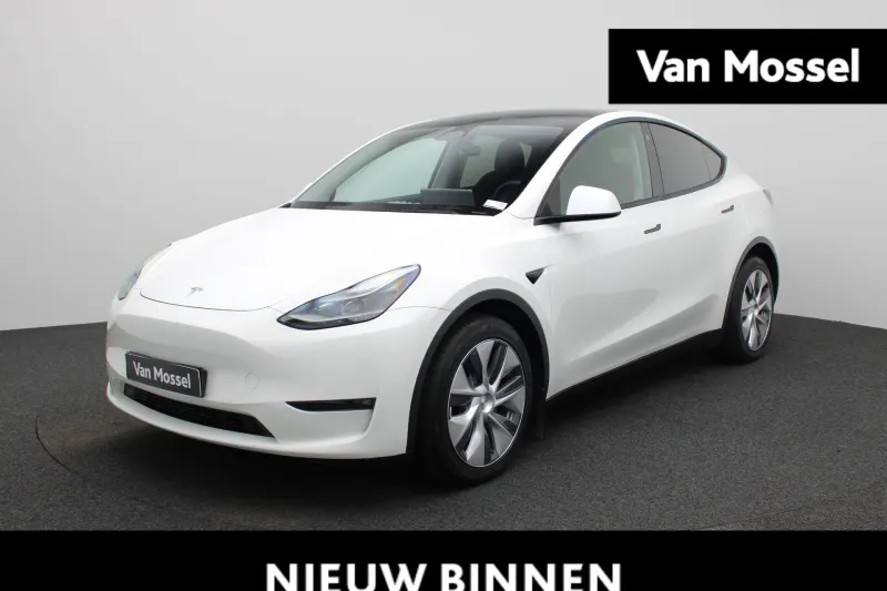 Tesla Model Y (2023)