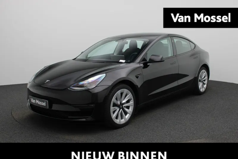Tesla Model 3 (2023)