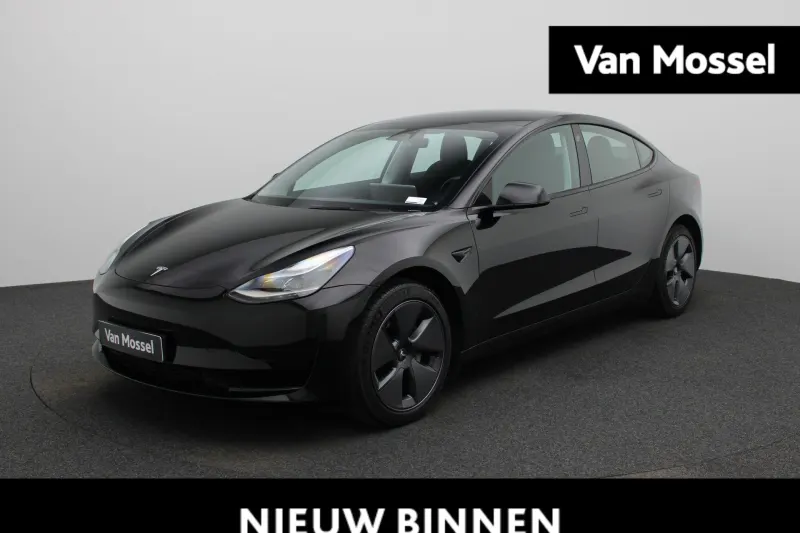 Tesla Model 3 (2023)