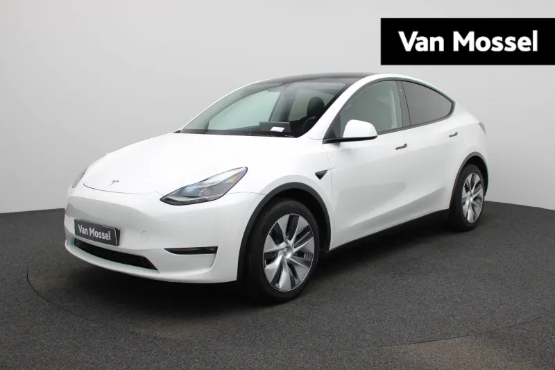 Tesla Model Y (2023)