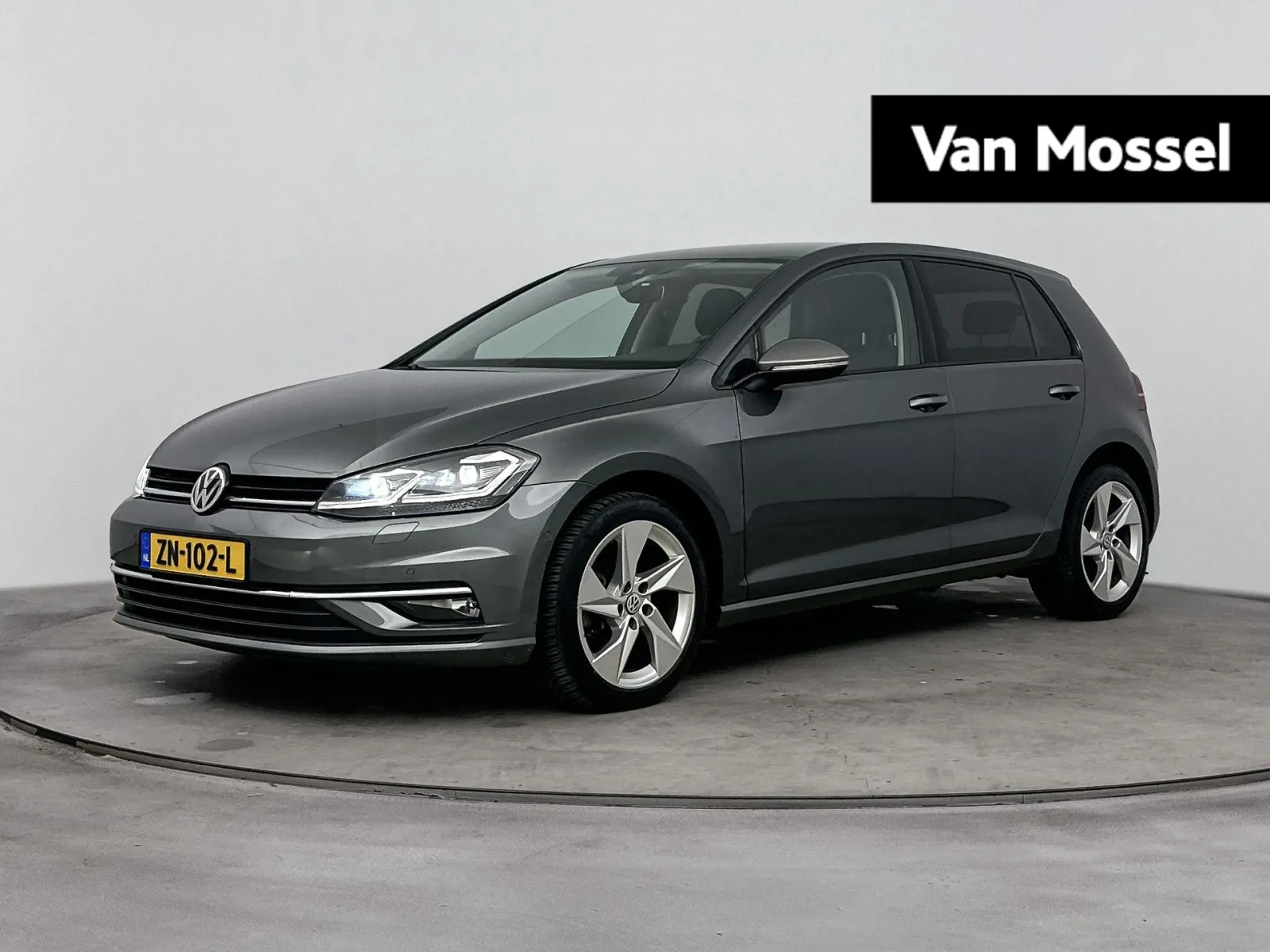 Volkswagen Golf (2019) — foto 1