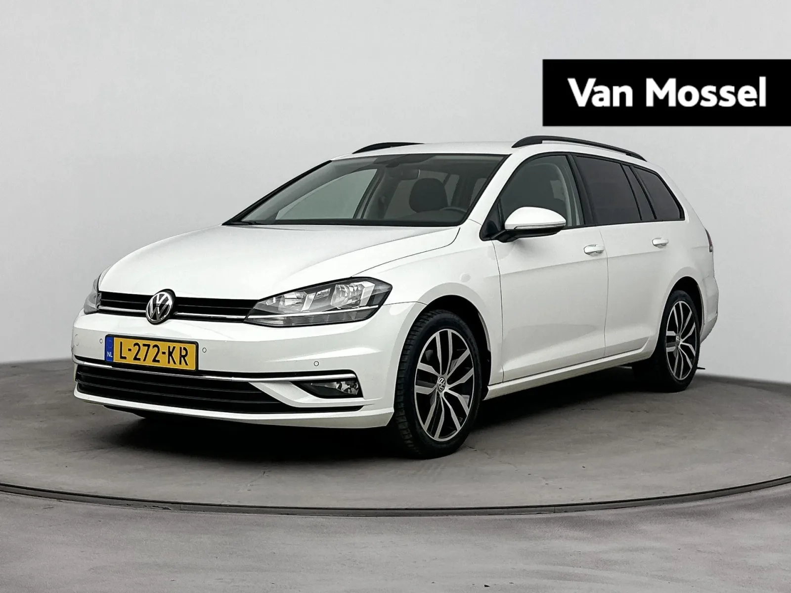 Volkswagen Golf (2020) — foto 1