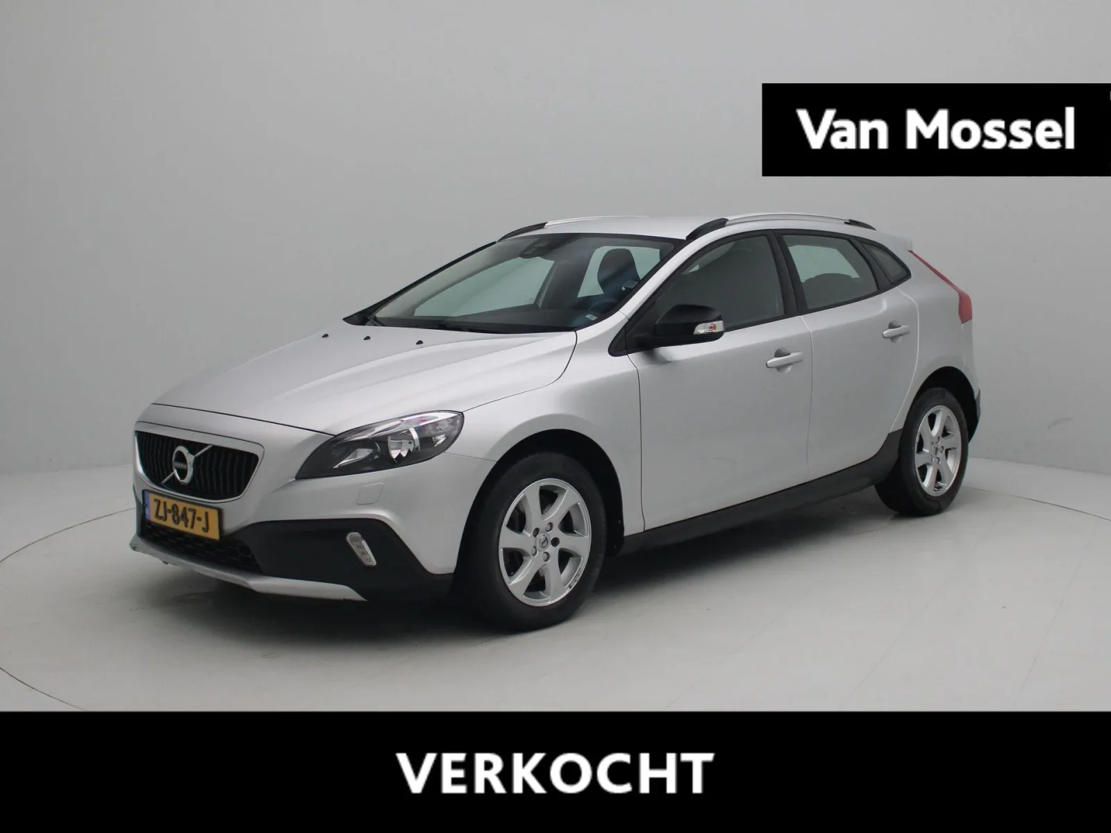 Volvo V40 Cross Country (2018) — foto 1