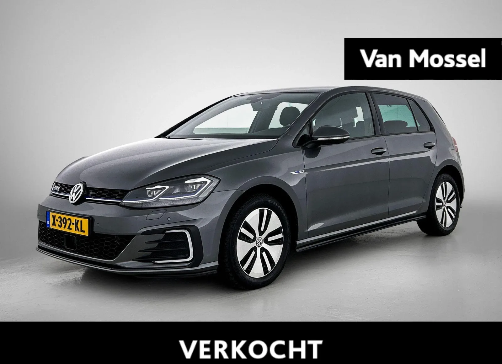 Volkswagen Golf (2020) — foto 1