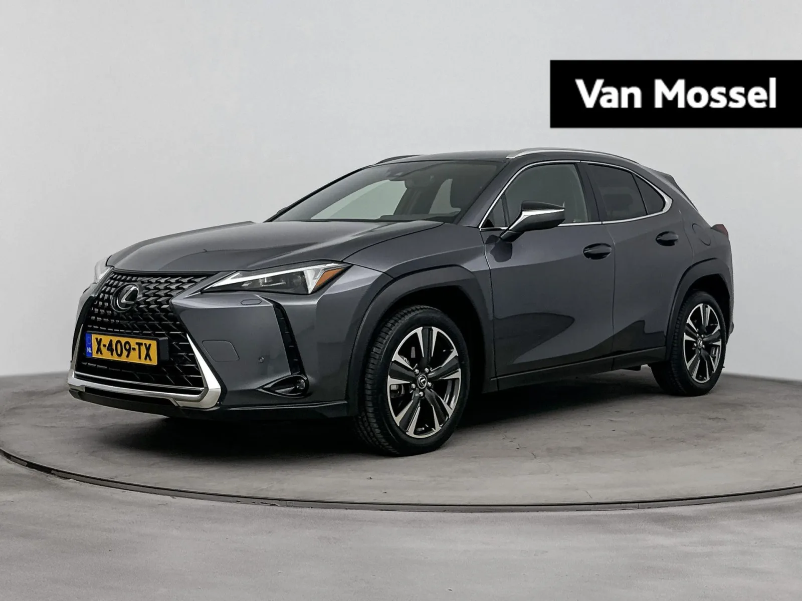 Lexus UX (2024) — foto 1