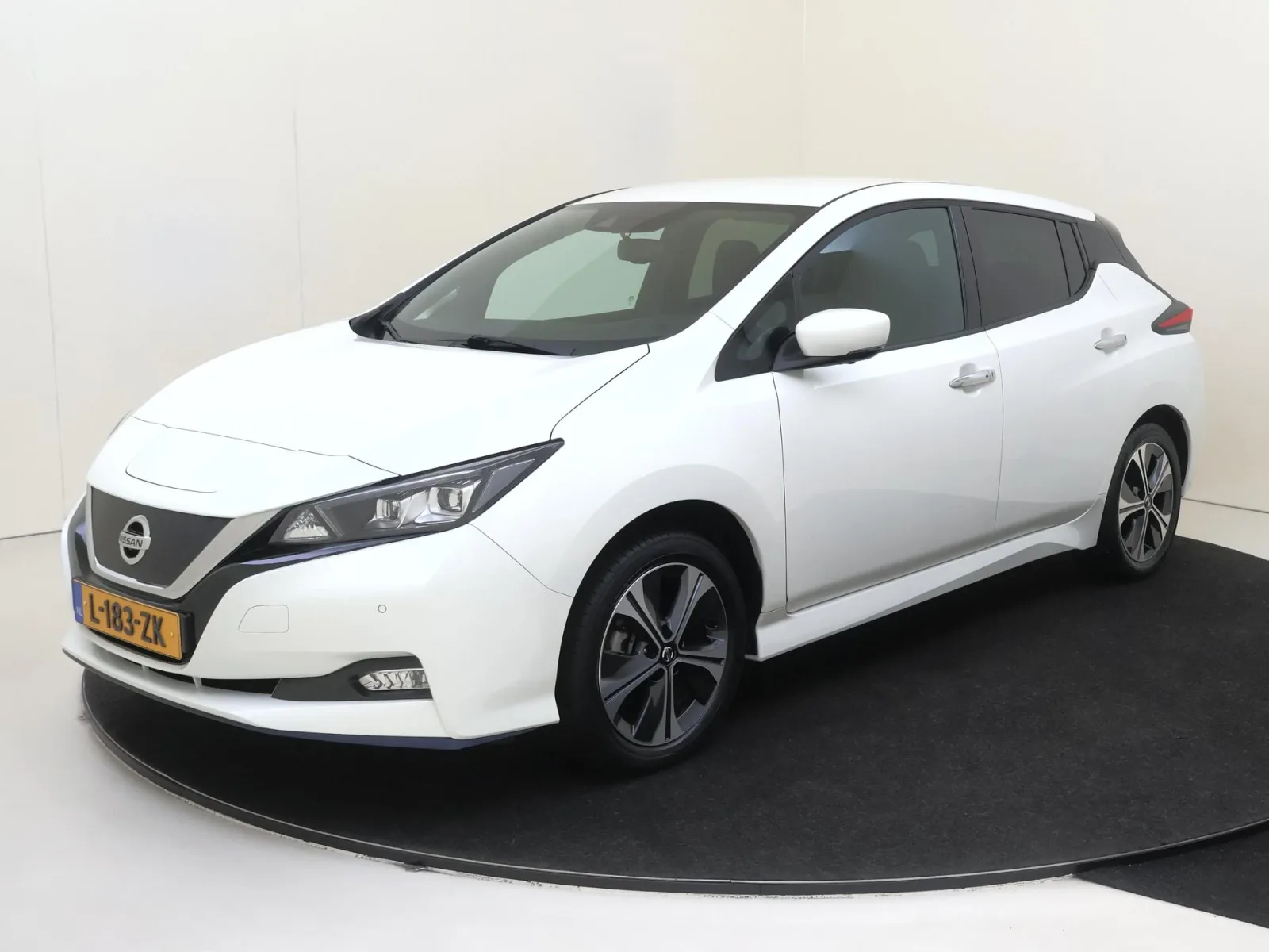 Nissan Leaf (2021) — foto 1