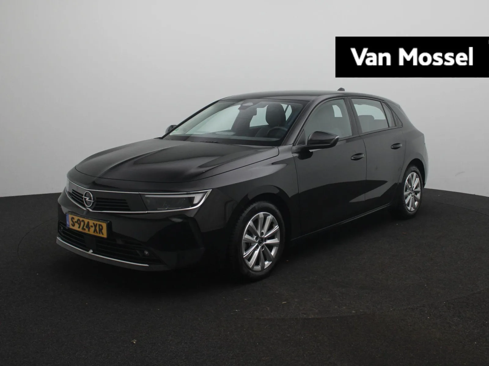 Opel Astra (2023) — foto 1