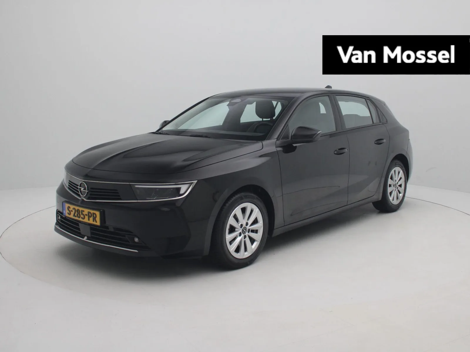 Opel Astra (2023) — foto 1
